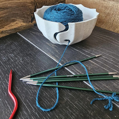 A 3D-printed yarn bowl to accompany your knitting and crochet time. White. V1195-VYY0046