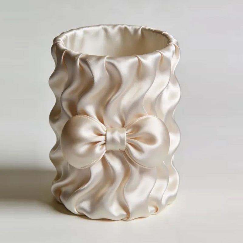 Sweet Bow Silk Pen Holder, White Silk V1195-VYY0062
