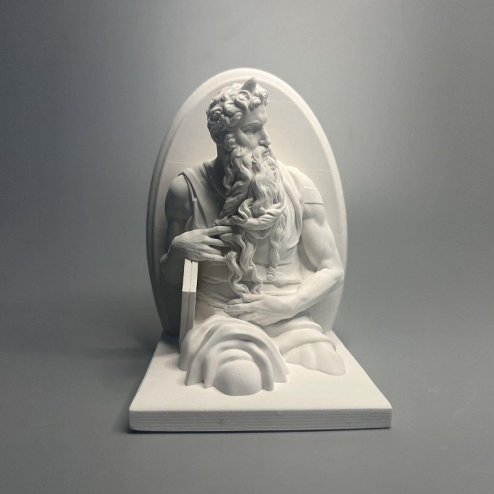 Classic Moses Statue - High-Quality Plaster Sculpture of Prophet Moses with Tablets - Elegant White Art Decor V1199-DT-TB-SG003