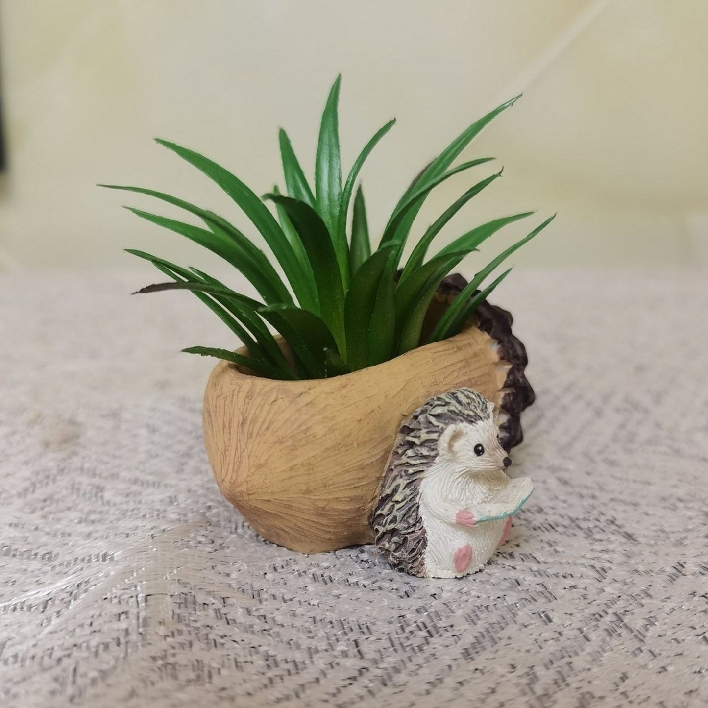 Creative Hedgehog Pinecone Resin Planter, Mini Succulent Pot for Indoor & Outdoor Garden Decor V1199-DT-TB-SZ008