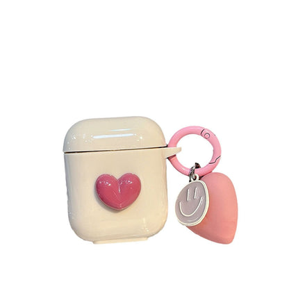 Beige shell + smiling heart pendant AirPods Pro 2 V1221-BEIGE-SHELL-SMILING-HEART-PENDANT-AIRPODS-PRO-2