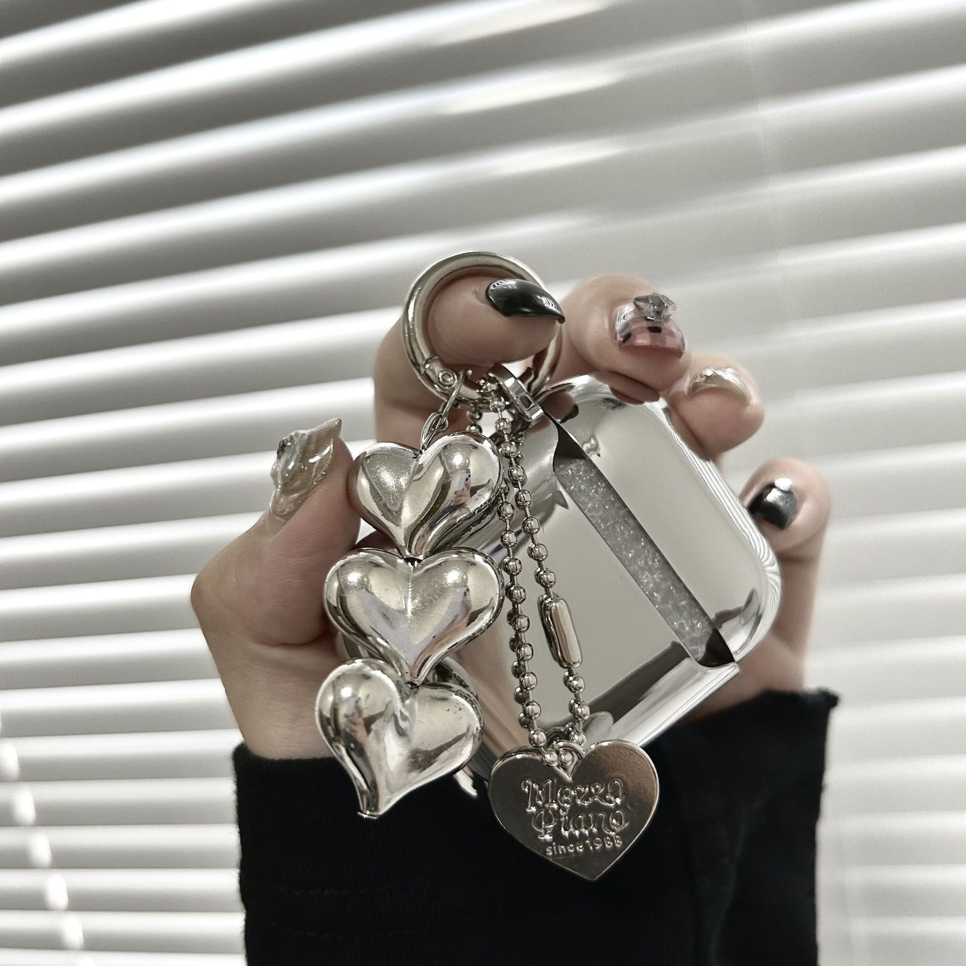 Electroplated 3D Heart + Bracelet Apple AirPods 1/2 V1221-ELECTROPLATED-3D-HEART-BRACELET-APPLE-AIRPODS-1-2