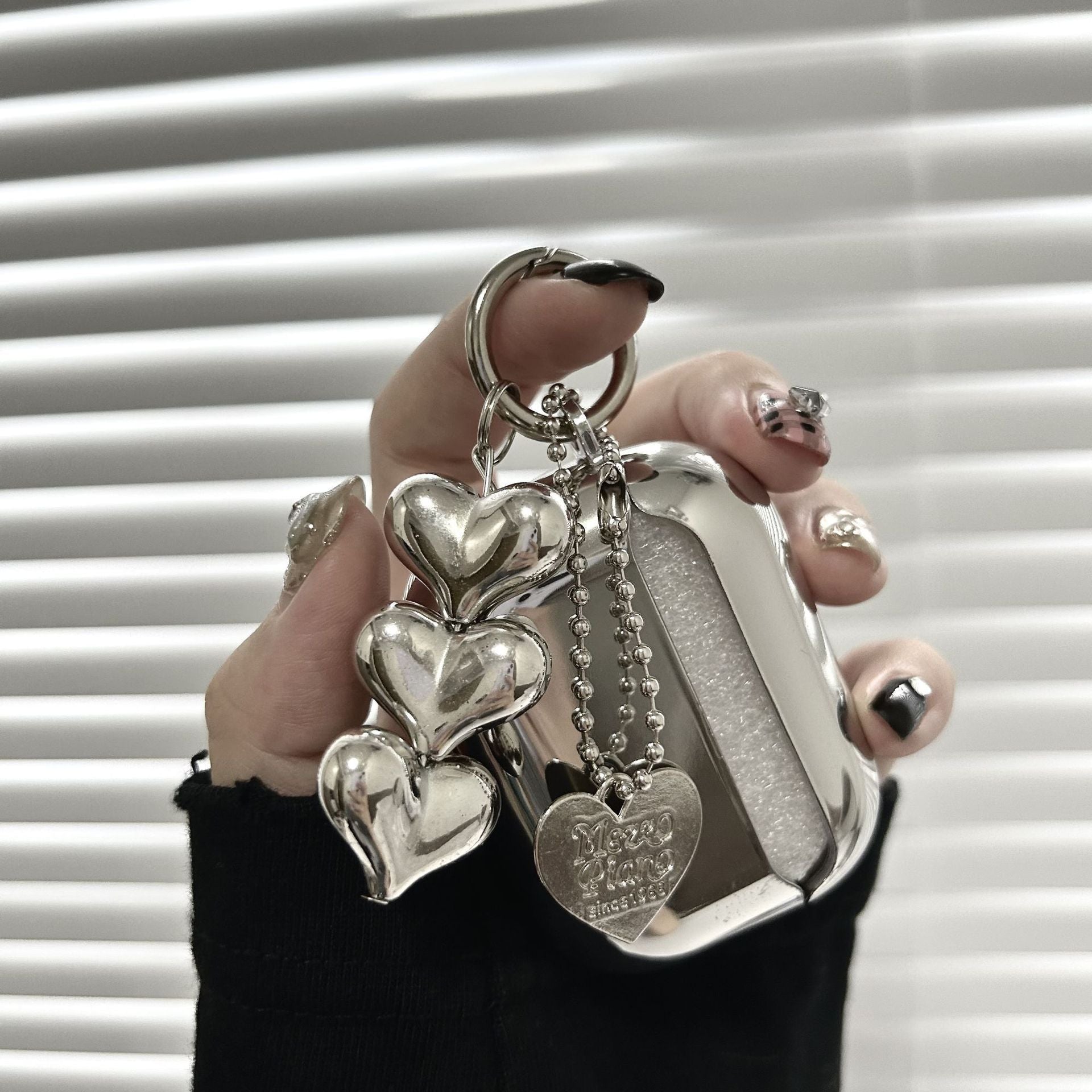 Electroplated 3D Heart + Bracelet Apple AirPods 1/2 V1221-ELECTROPLATED-3D-HEART-BRACELET-APPLE-AIRPODS-1-2