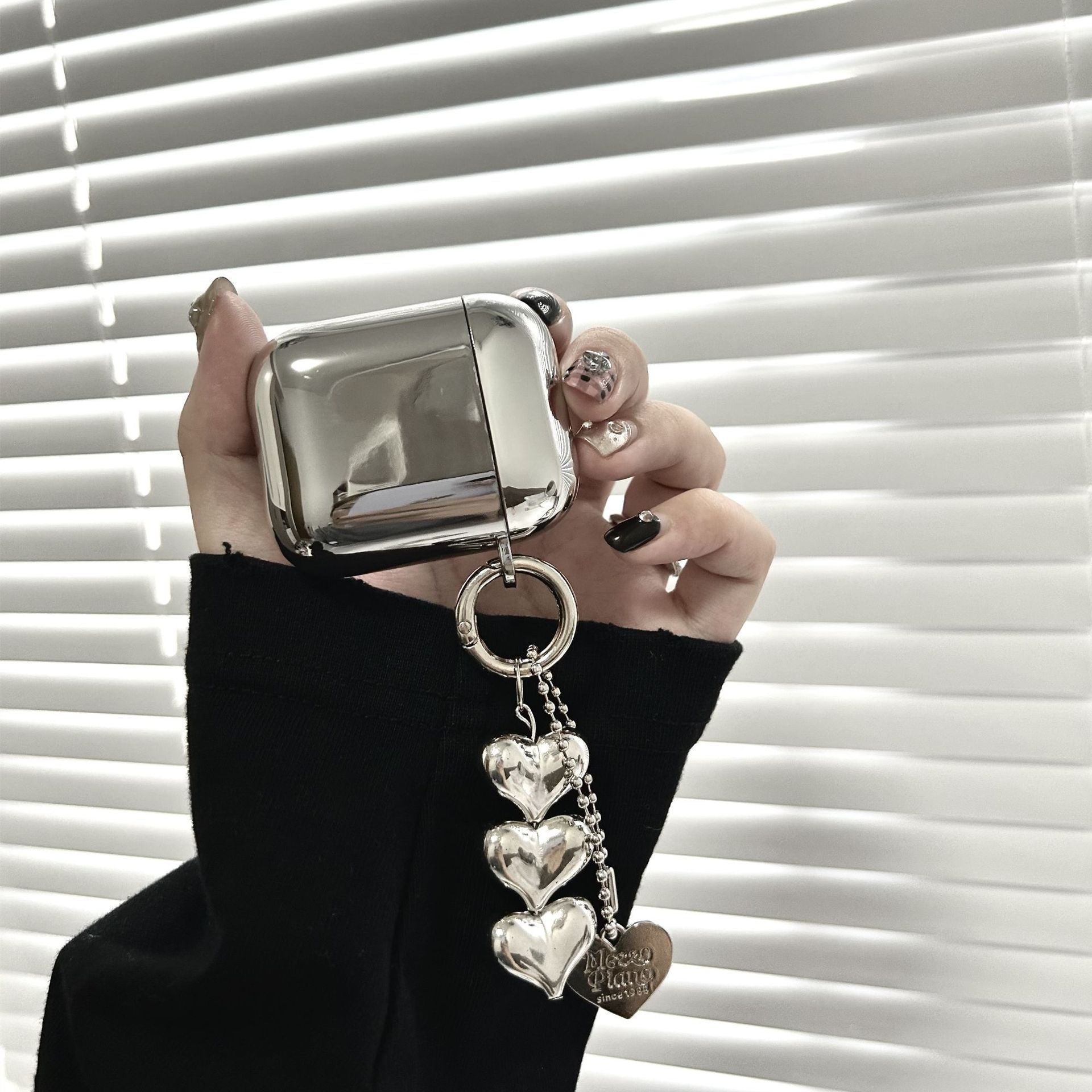 Electroplated 3D Heart + Bracelet Apple AirPods Pro 2 V1221-ELECTROPLATED-3D-HEART-BRACELET-APPLE-AIRPODS-PRO-2