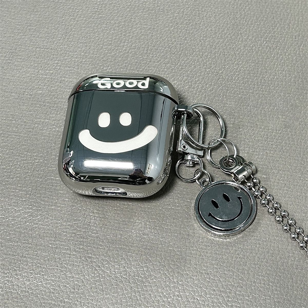Laser Engraved Pikachu + Matching Keychain Apple AirPods pro V1221-LASER-ENGRAVED-PIKACHU-MATCHING-KEYCHAIN-APPLE-AIRPODS-PRO