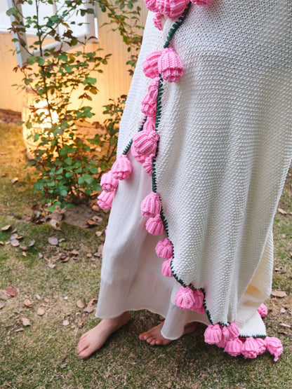 Hand-Crocheted Rose Round Blanket: A versatile romantic gift that brightens everyday warmth. (Diameter: 110 V1232-MGHT011