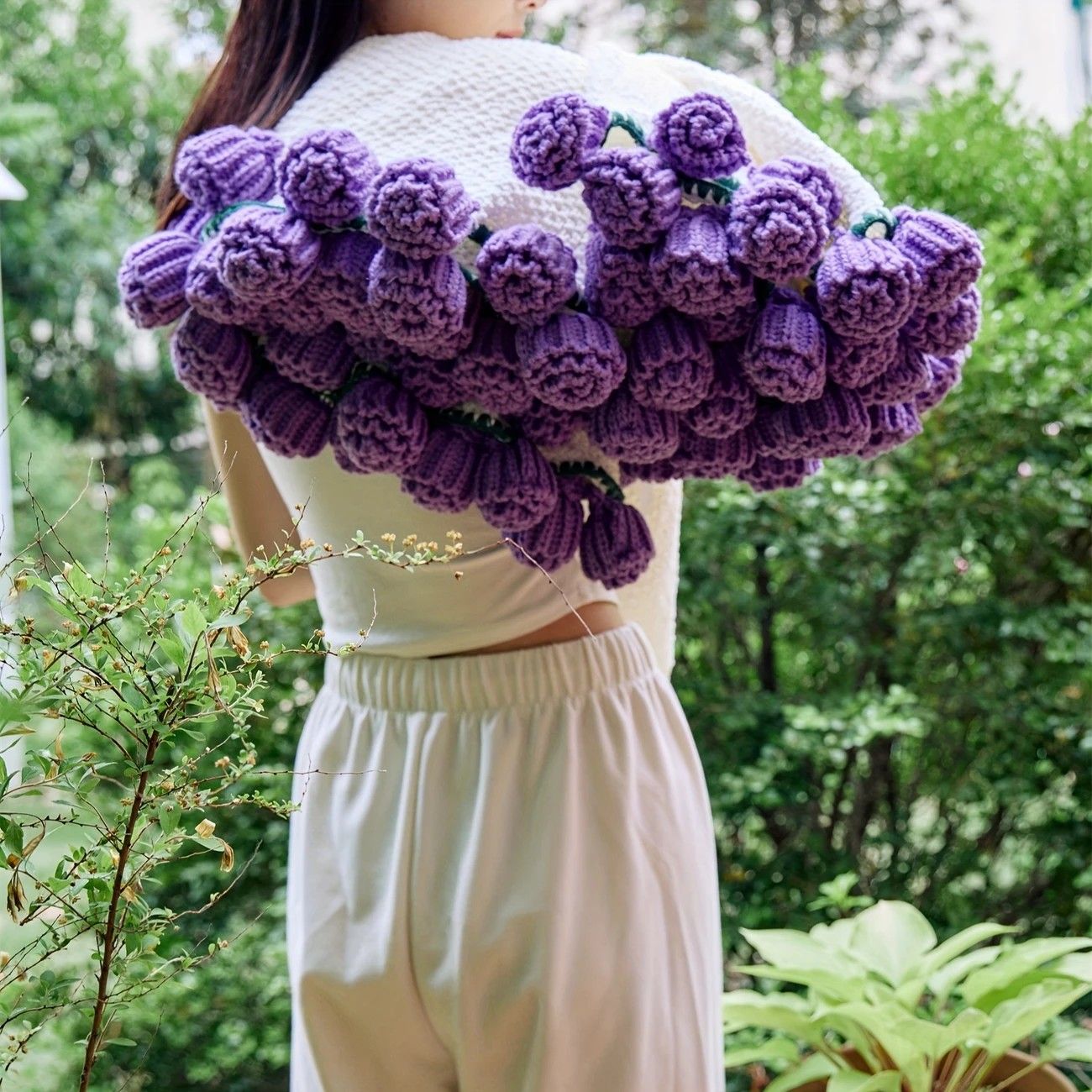 Hand-Crocheted Rose Round Blanket: A versatile romantic gift that brightens everyday warmth. (Diameter: 110 V1232-MGHT012