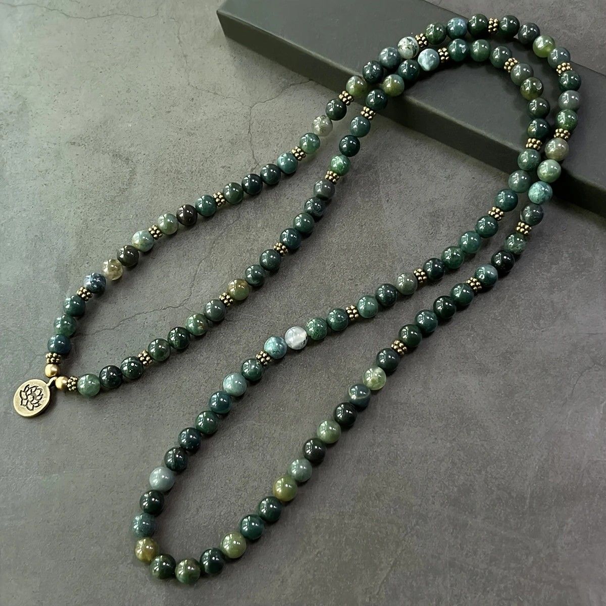 108-Piece Moss Agate Handcrafted Necklace, Natural Plant-Patterned Zen Layered Blessing Bead Strand V1232-YLBSCXL001