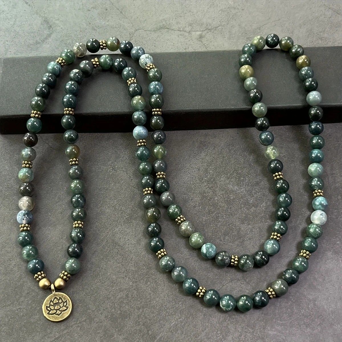 108-Piece Moss Agate Handcrafted Necklace, Natural Plant-Patterned Zen Layered Blessing Bead Strand V1232-YLBSCXL001