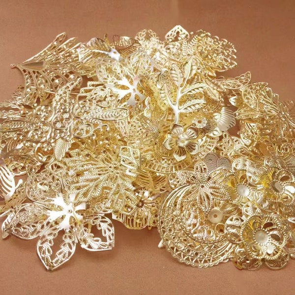 50g/lot Mixed Metal Flower Petals Filigree Wraps Clutches White V1237-ZY-203-0316