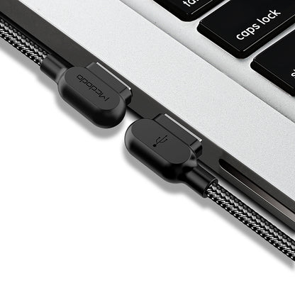 McDodo CA-4673 Angled Lightning cable, LED, 2A, 1.8m, black_max 20 V1237-ZY-203-4251