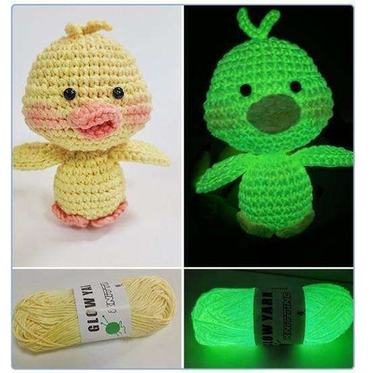 Luminous yarn for knitting and crocheting, White V1237-ZY-506-0735