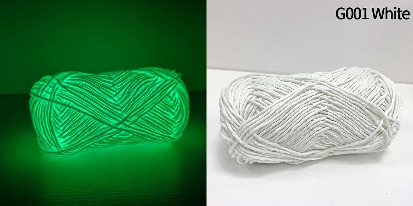 Luminous yarn for knitting and crocheting, White V1237-ZY-506-0735