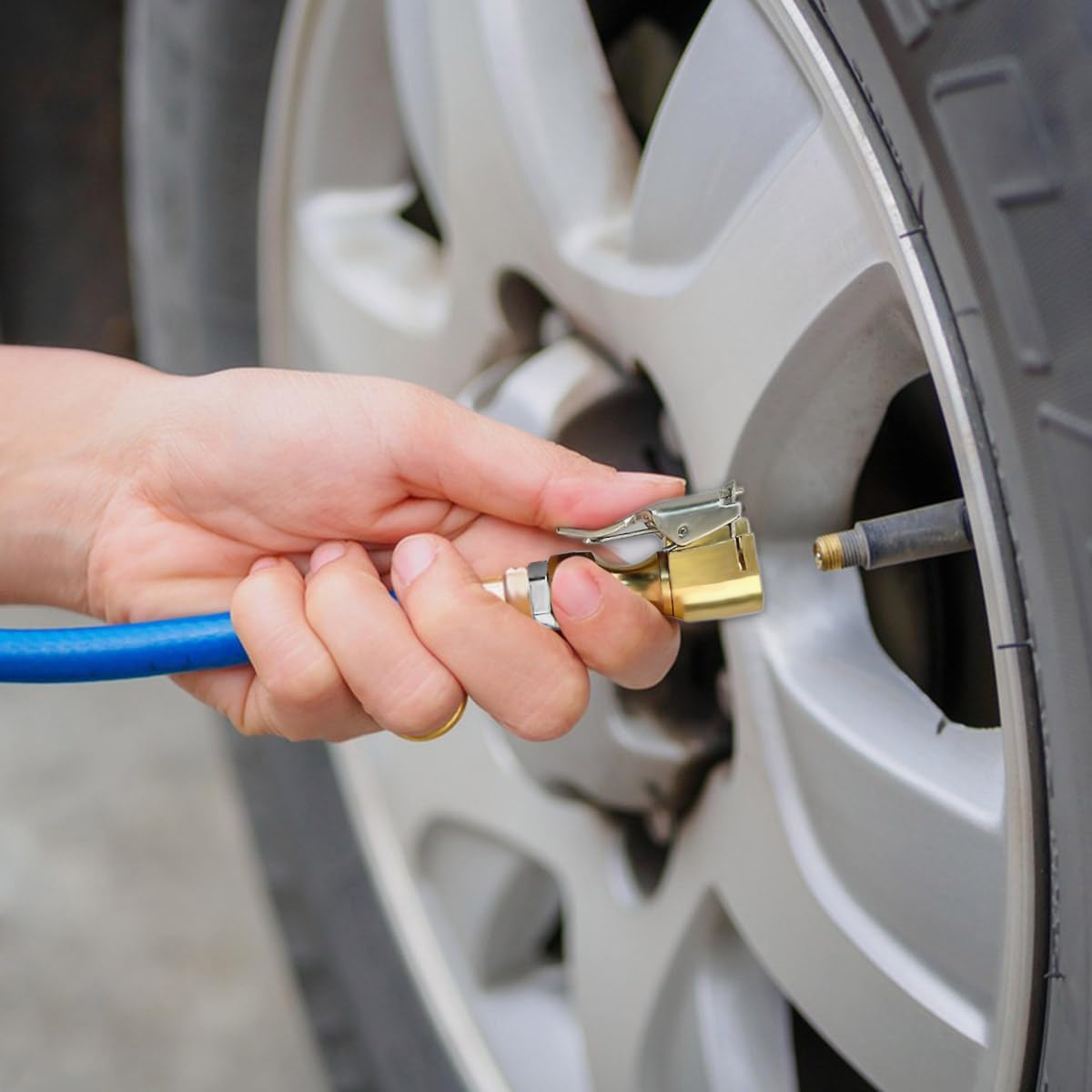 Air Chuck with Clip Tire Inflator Compressor Closed Flow Lock Brass Hose Connect Accessories Heavy Duty Gauge V1258-DP02-A-988