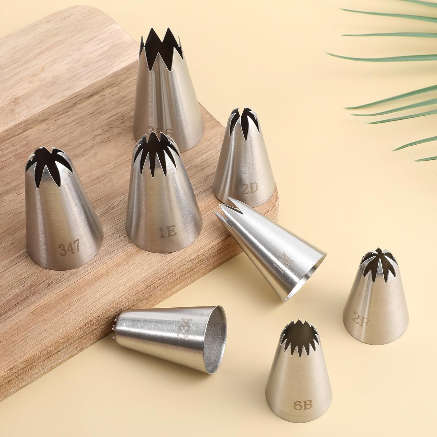 8 Pcs Large Piping Tips Set, Stainless Steel Cake Decorating Tips Set with 10pcs Piping Bag Pastry Cake V1258-DP02-B-1069
