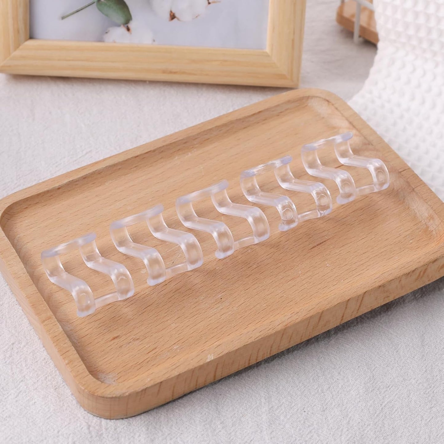 Hanger Hooks Space Saving, 60PCS Clothes Hanger Connector Hooks Closet Space Savers for Hanging Clothes, Clear V1258-DP02-B-1755
