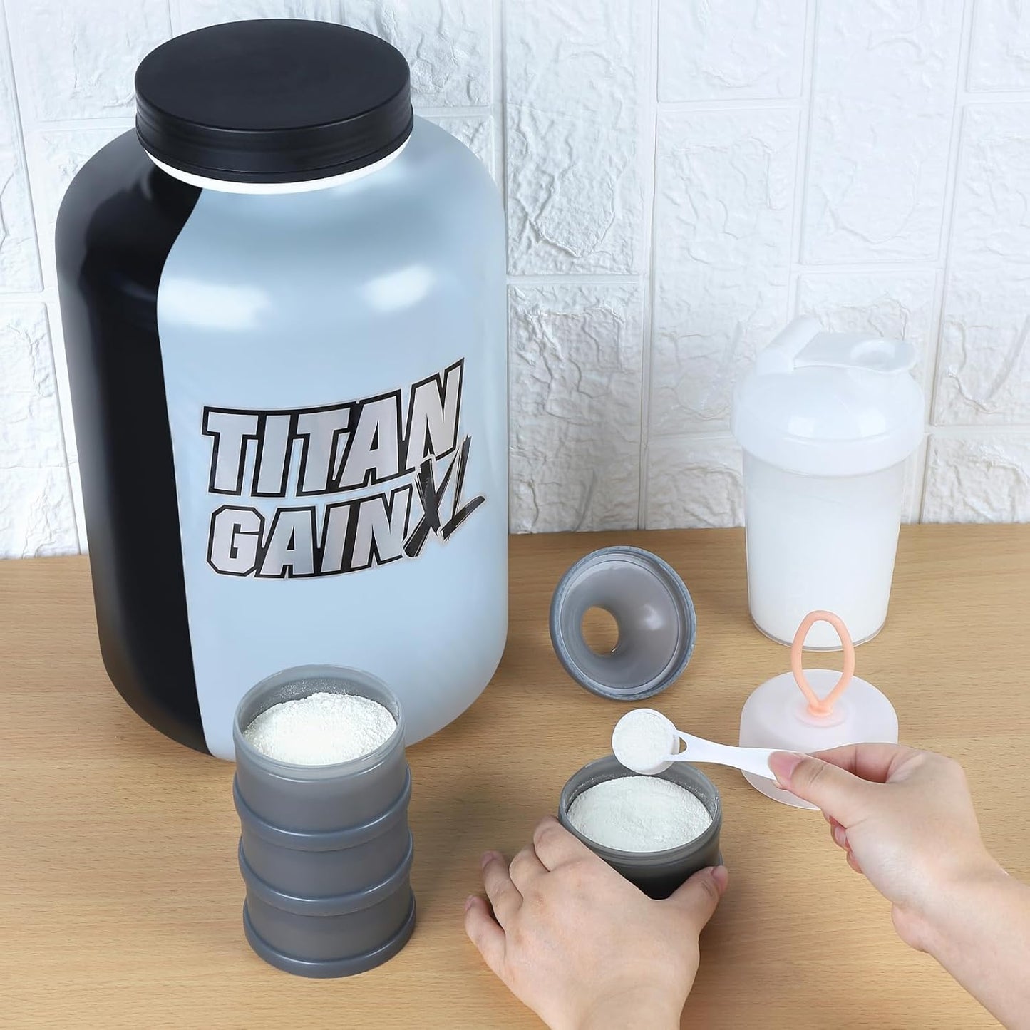 2 Pcs Protein Powder Container to Go with Funnels Stand, 4 Compartments Stackable Protein Powder Dispenser V1258-DP02-B-746