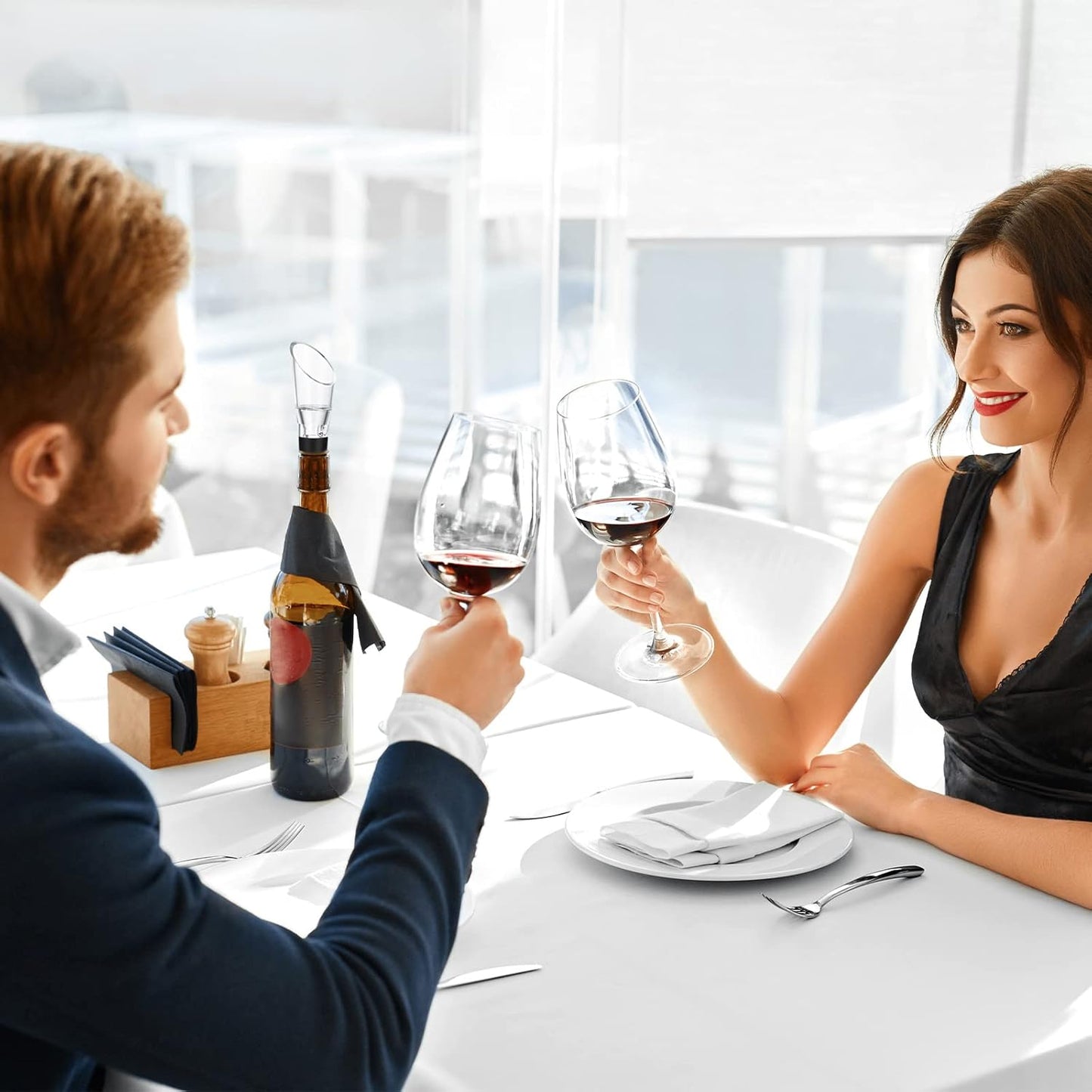 6 Piece Black Wine Pourers with Conical Silicone Stopper Silicone Seal and Aeration Function V1258-DP02-BOL-800