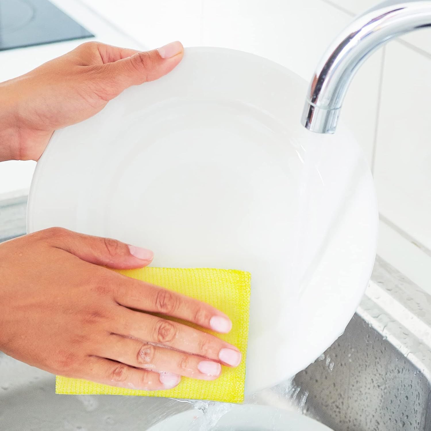 4 Multipurpose Scouring Pads, Non-Scratch Cleaning Sponge for Kitchen, Bathroom, Pots, Pans, and Dishes (4 V1258-DP02-D-354