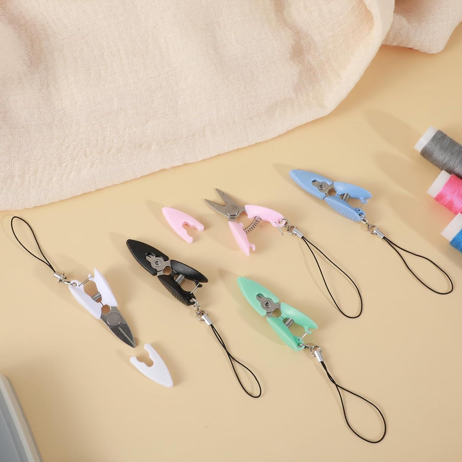 5 Pcs Mini Scissors with Cover, Portable Travel Scissors, Tiny Sewing Scissor, Multifunctional Micro Snips V1258-DP02-D-465