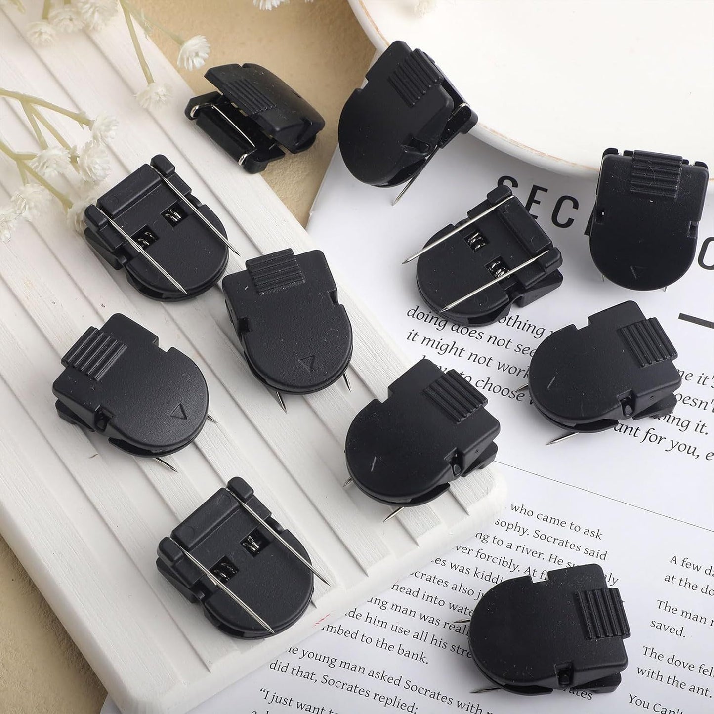 12pcs Cubicle Clips for Fabric Walls, Plastic Stainless Steel Fabric Panel Wall Clips Cubicle Hooks Cubicle V1258-DP02-E-739