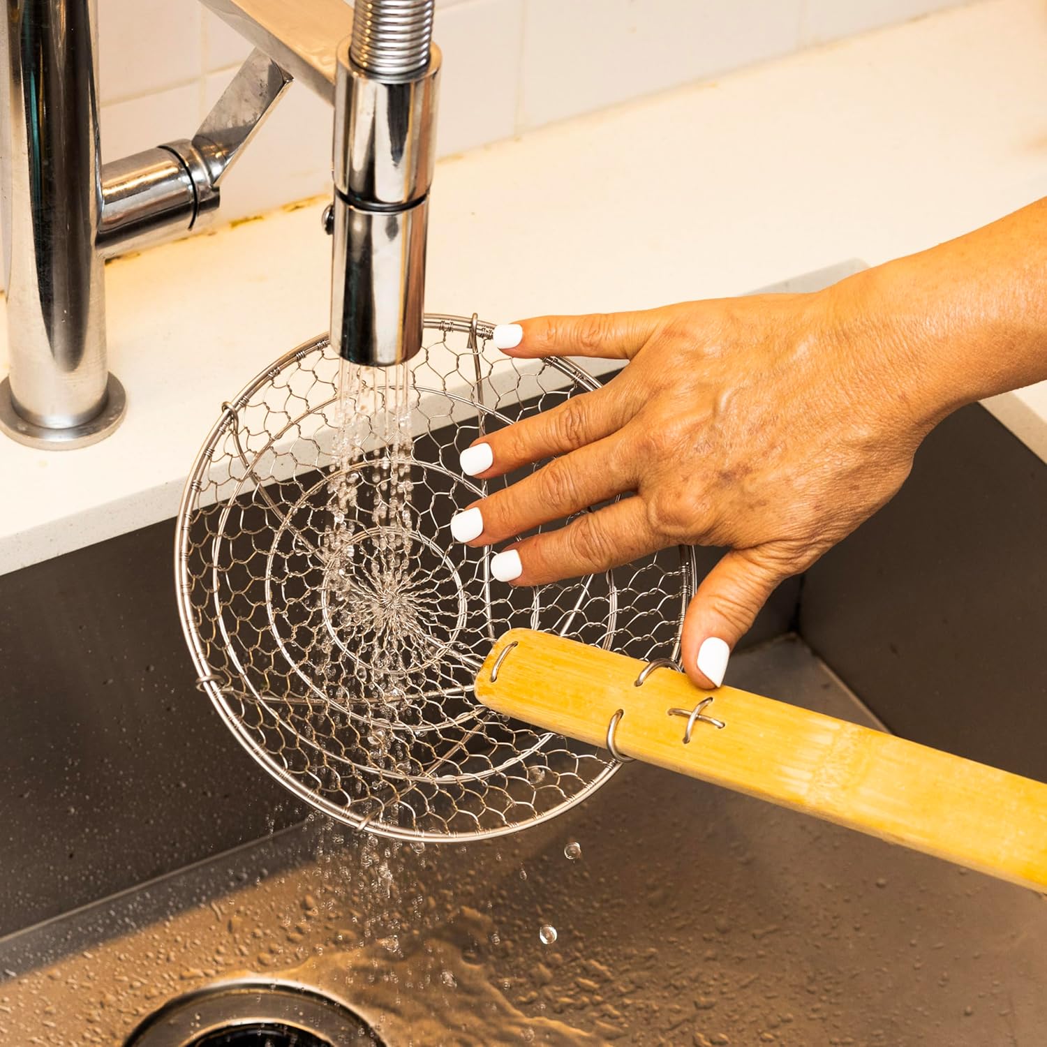 Kitchen Spider Strainer Stainless Steel 5-Inch Wire Basket with Heat-Resistant Bamboo Handle V1258-DP02-F-323