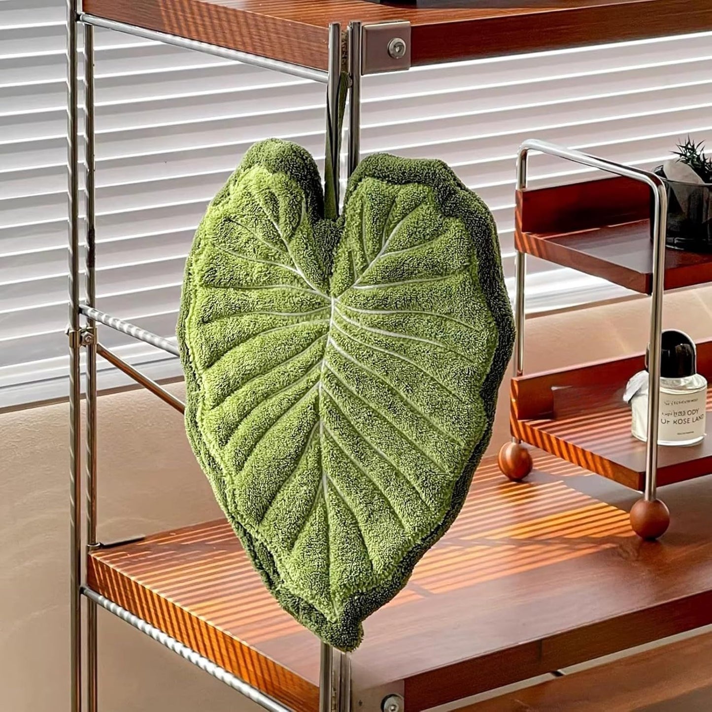 2 Pcs Set Leaf Design Coral Fleece Hand Towel Soft Absorbent Towel for Kitchen, Bathroom, and Countertop Decor V1258-DP02-F-903