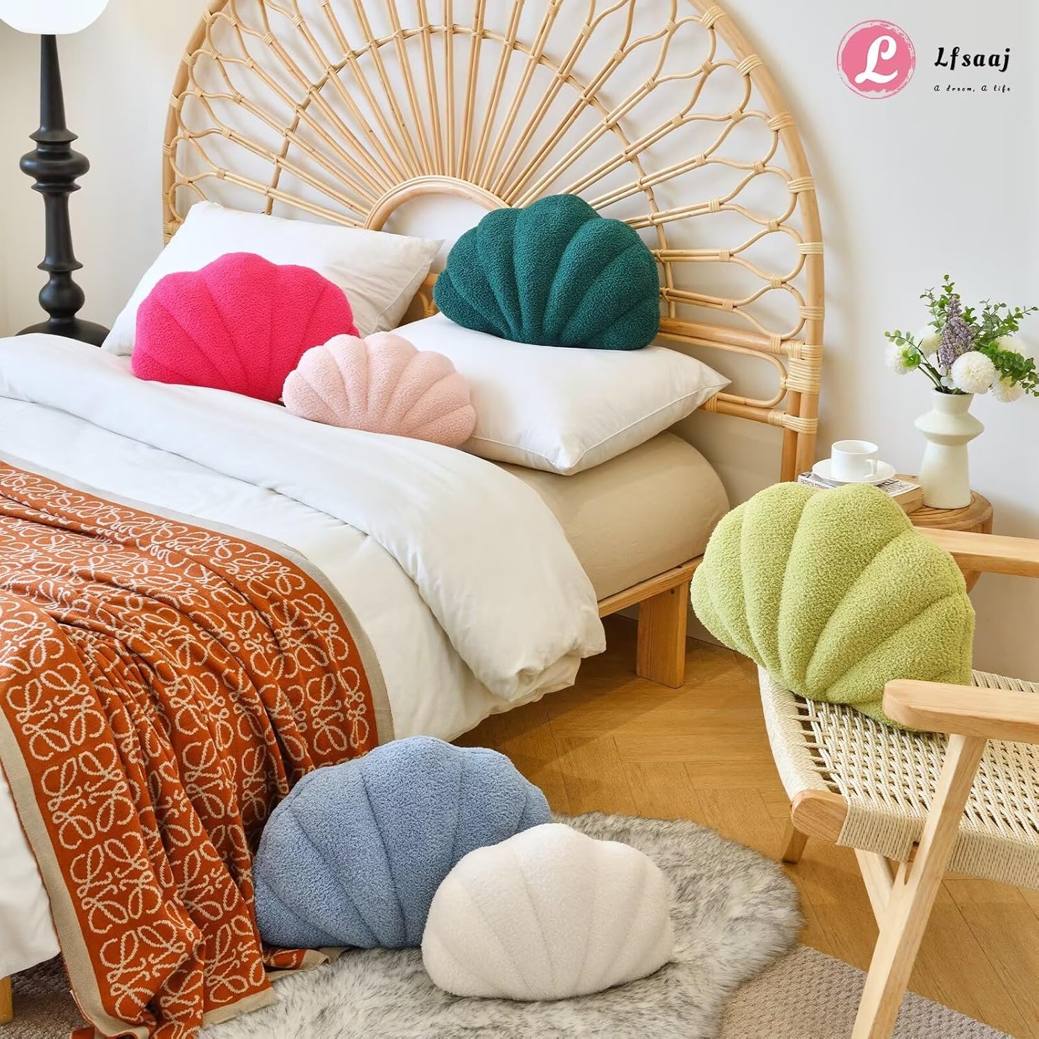Ivory Seashell Throw Pillows, Shell Shaped Throw Pillows, 13 Inch Soft Home Decorative Pillow Plush Cushion V1258-DP02-WO-115