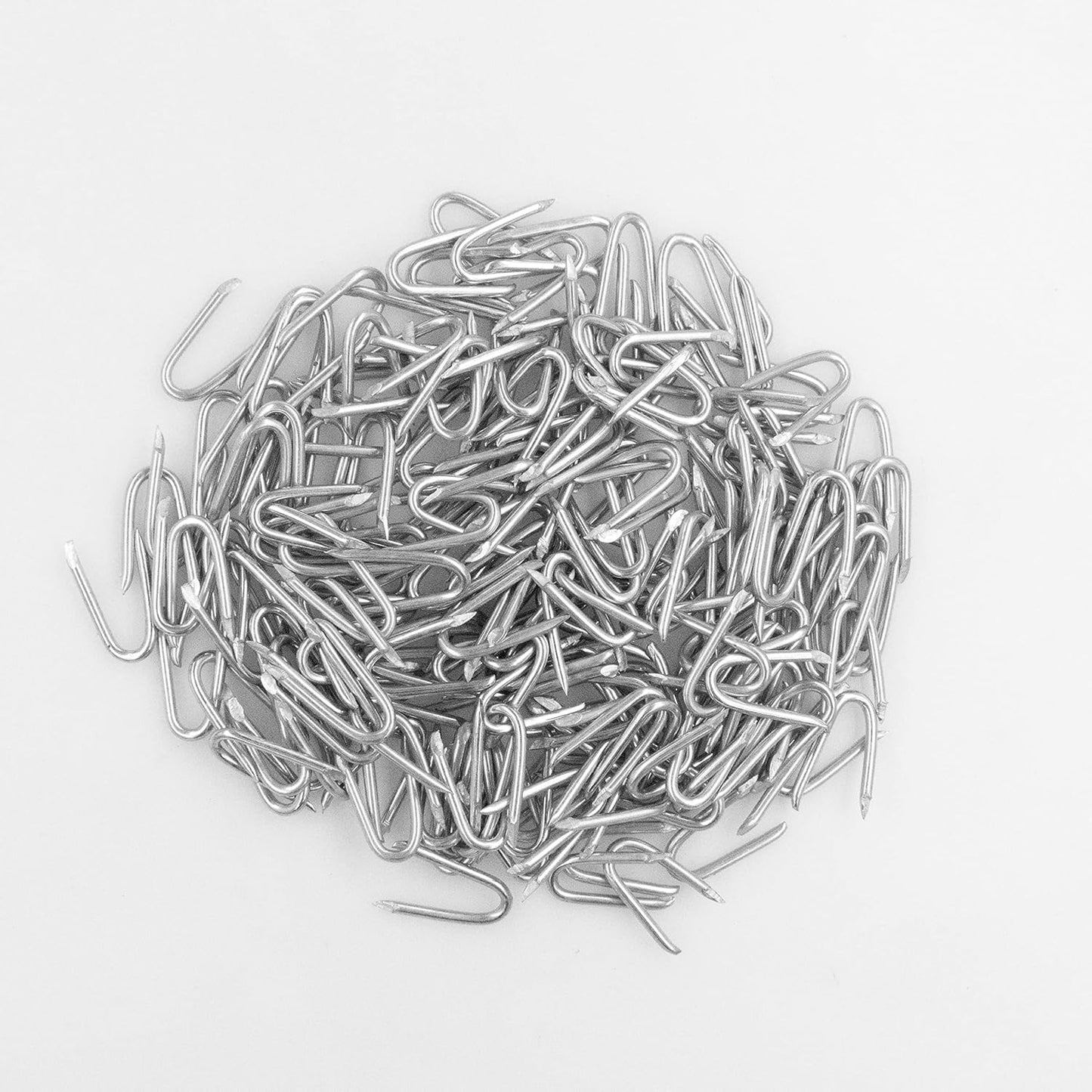 Steel Wire Fencing Staples (200 pcs), Galvanized U-Shaped Fasteners Nails for Wire Mesh and Woven Fencing V1258-DP02-WO-923