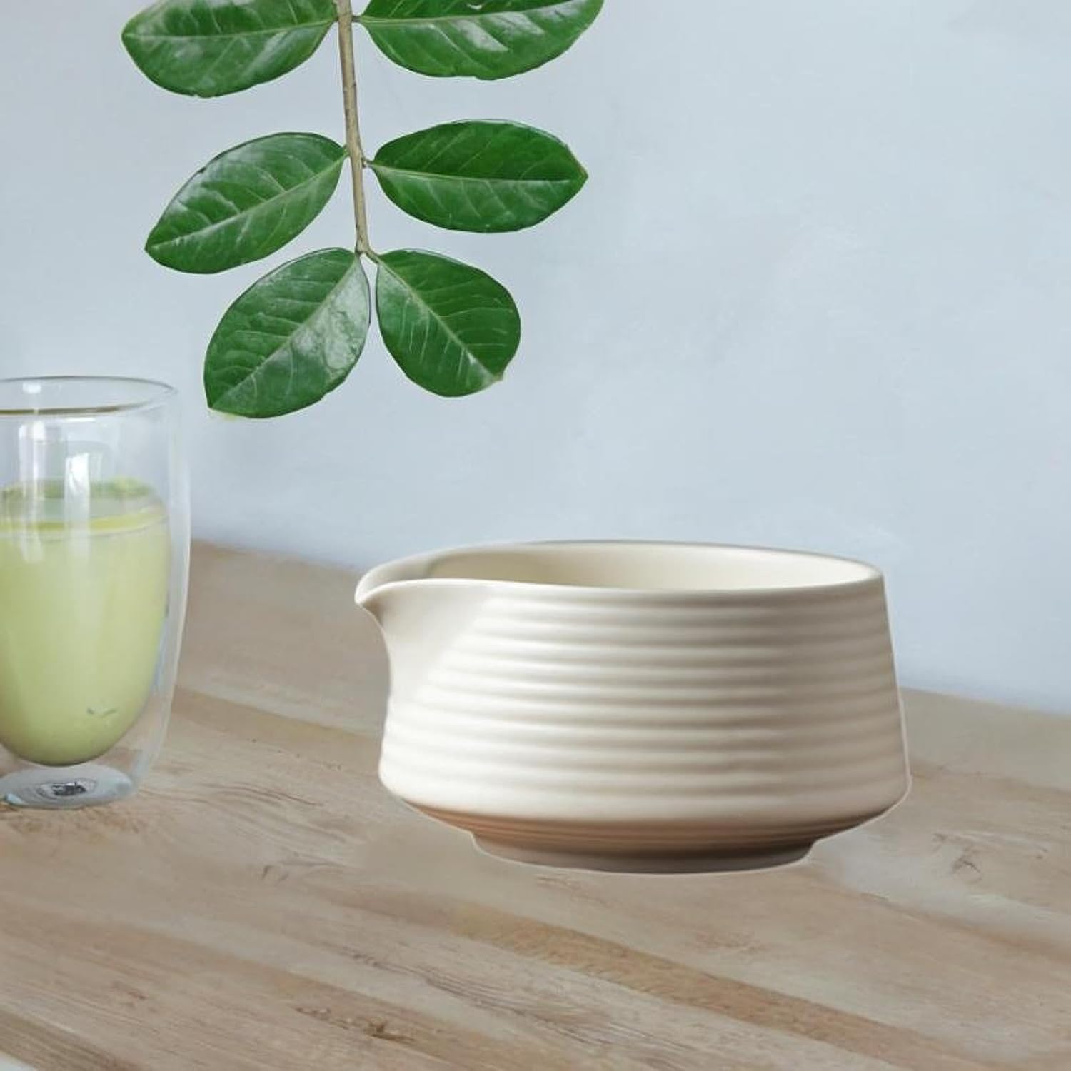 Japanese Matcha Bowl Handmade Matcha Ceremony Matcha Cup with Spout for Restaurant, White V1259-DP01-A-2639