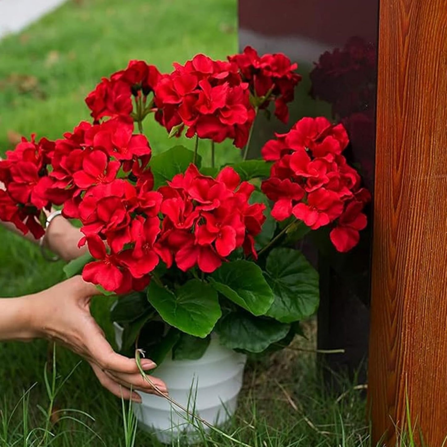 6Pcs Artificial Geraniums 14 Inch Lifelike Artificial Flowers with Adjustable Branches Long Lasting Vibrant V1259-DP01-A-2720