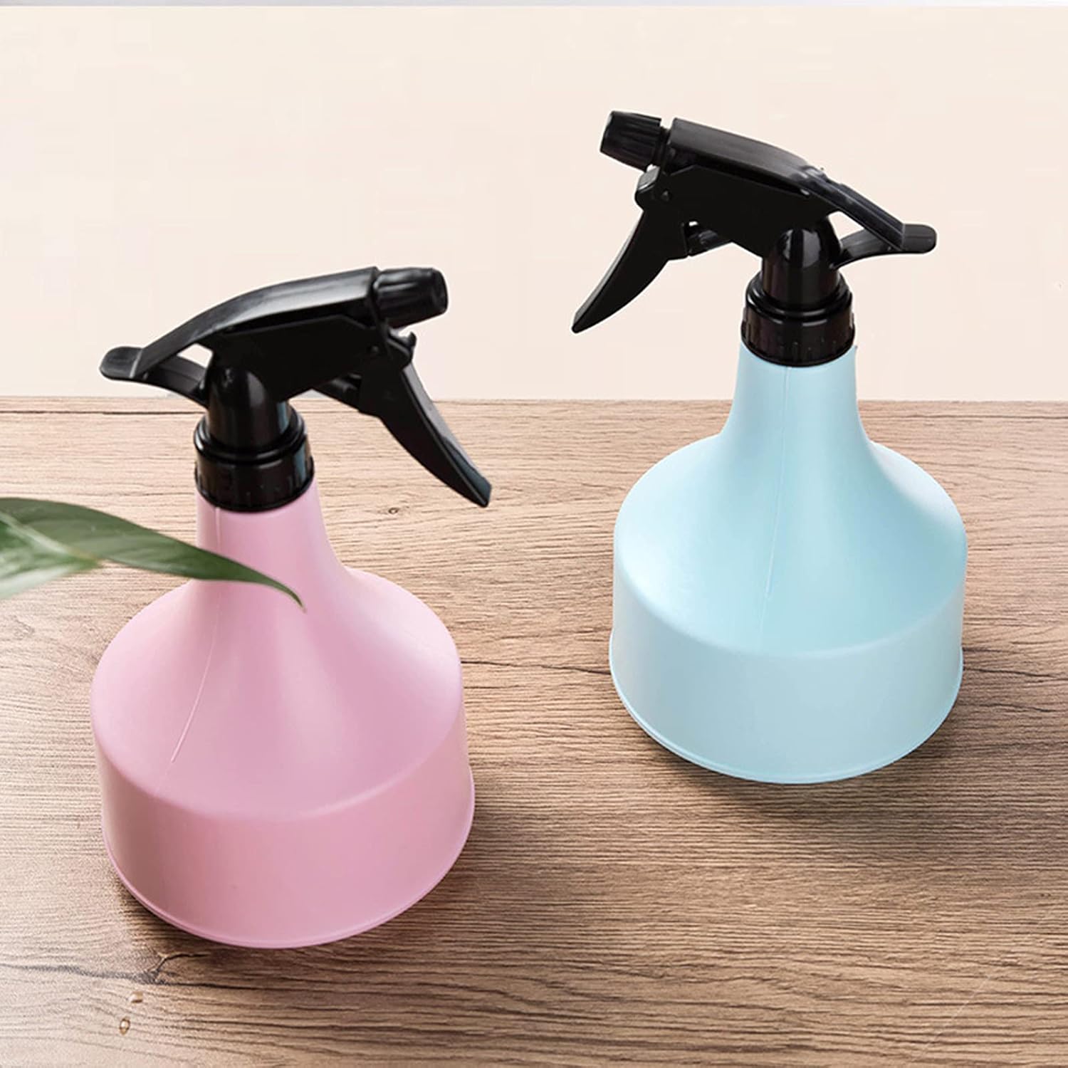600ml Hair Styling Spray Bottle for Cutting & Styling, Empty Water Tool for Daily Hair Care V1259-DP01-A-2812