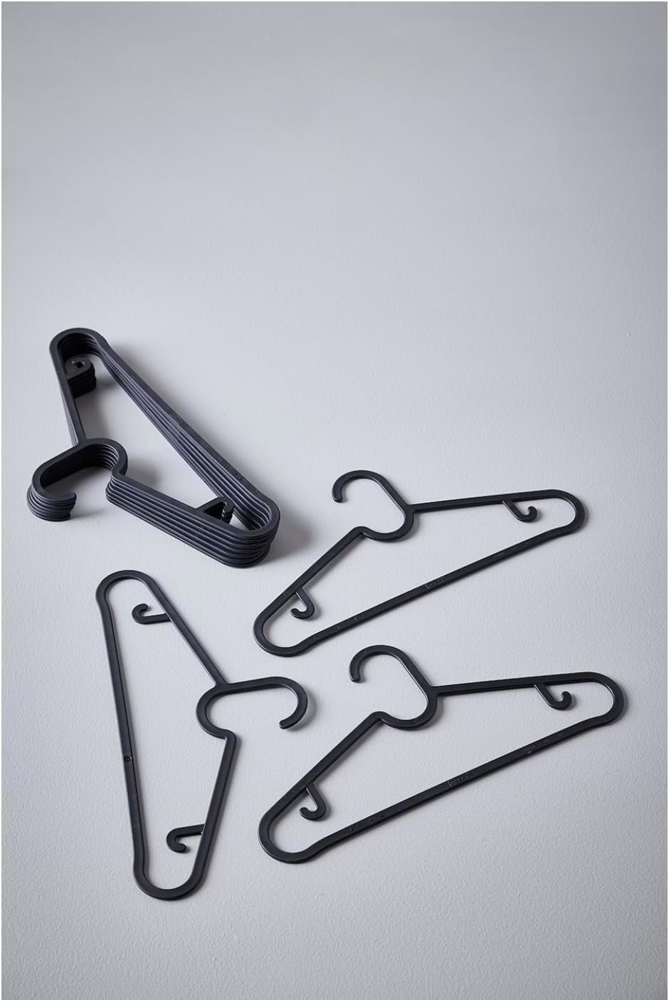 Hangers Flexible Sturdy Black (20 Pack) V1259-DP01-A-4147