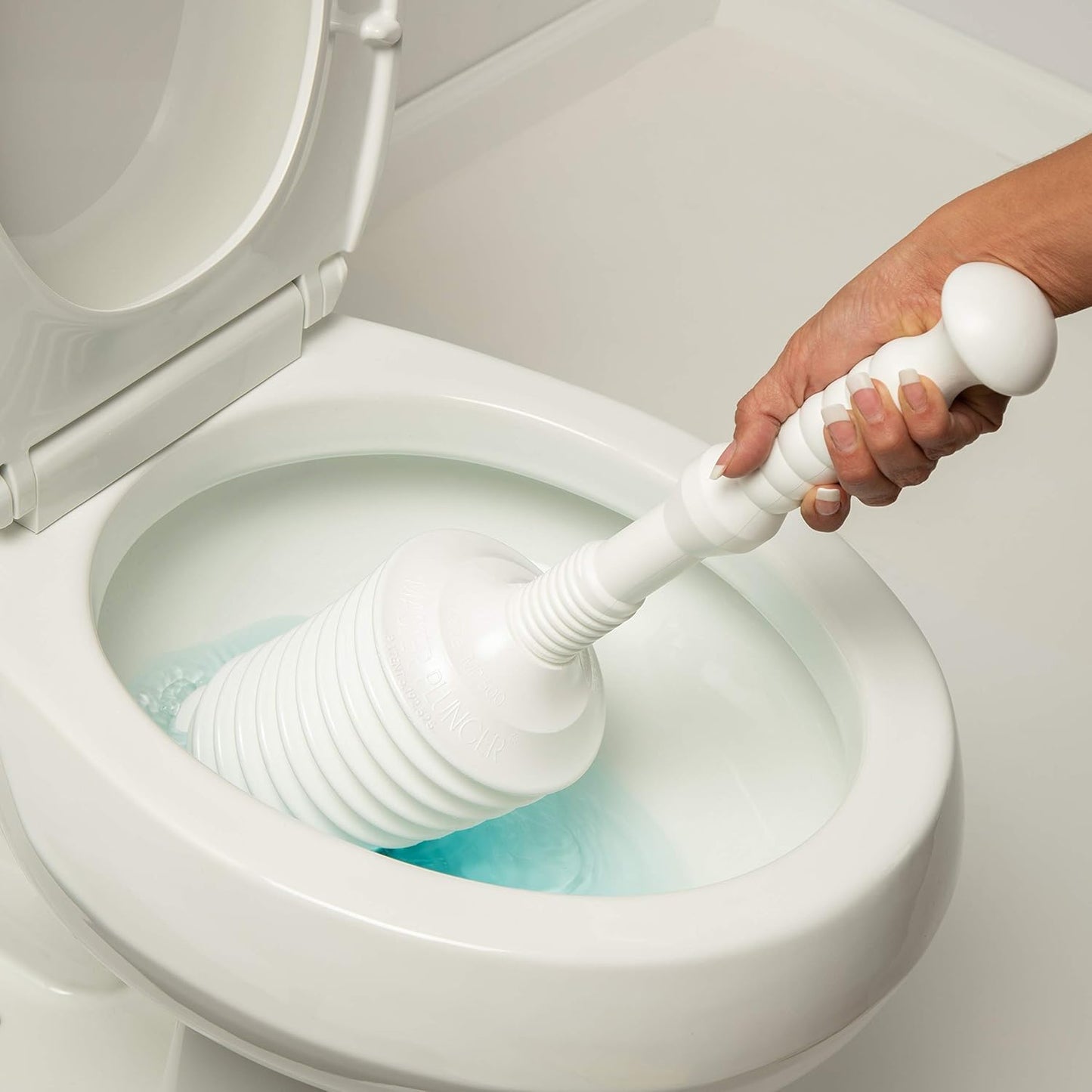 Master Plunger MP500-B4 Heavy Duty Bathroom Toilet Plunger Kit with Short Bucket. Equipped with Air Release V1259-DP01-E-73