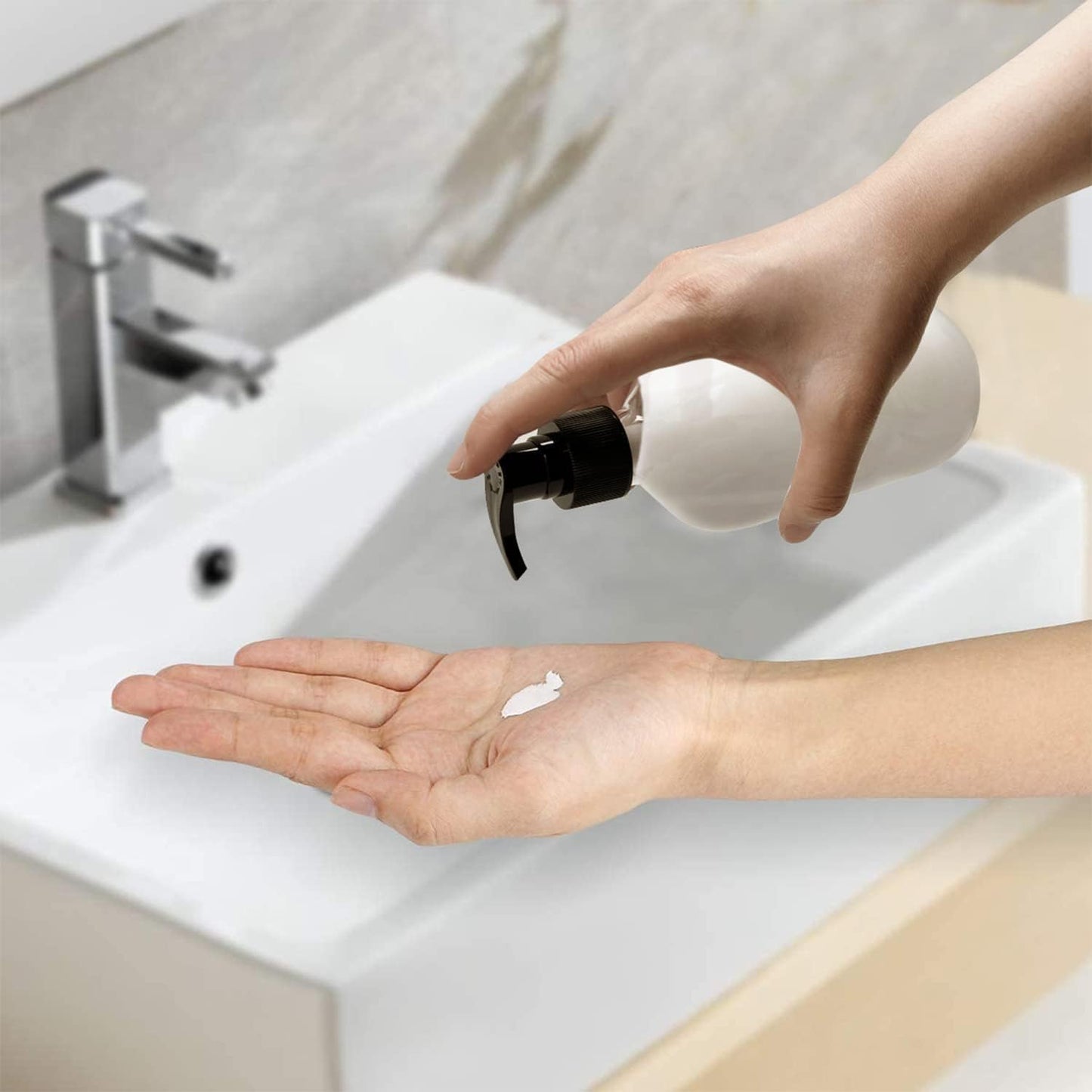 10 Ounce Clear Plastic Pump Bottle Dispenser, Refillable Empty Bottle Container with Pump for Essential Oil V1259-DP01-E-79