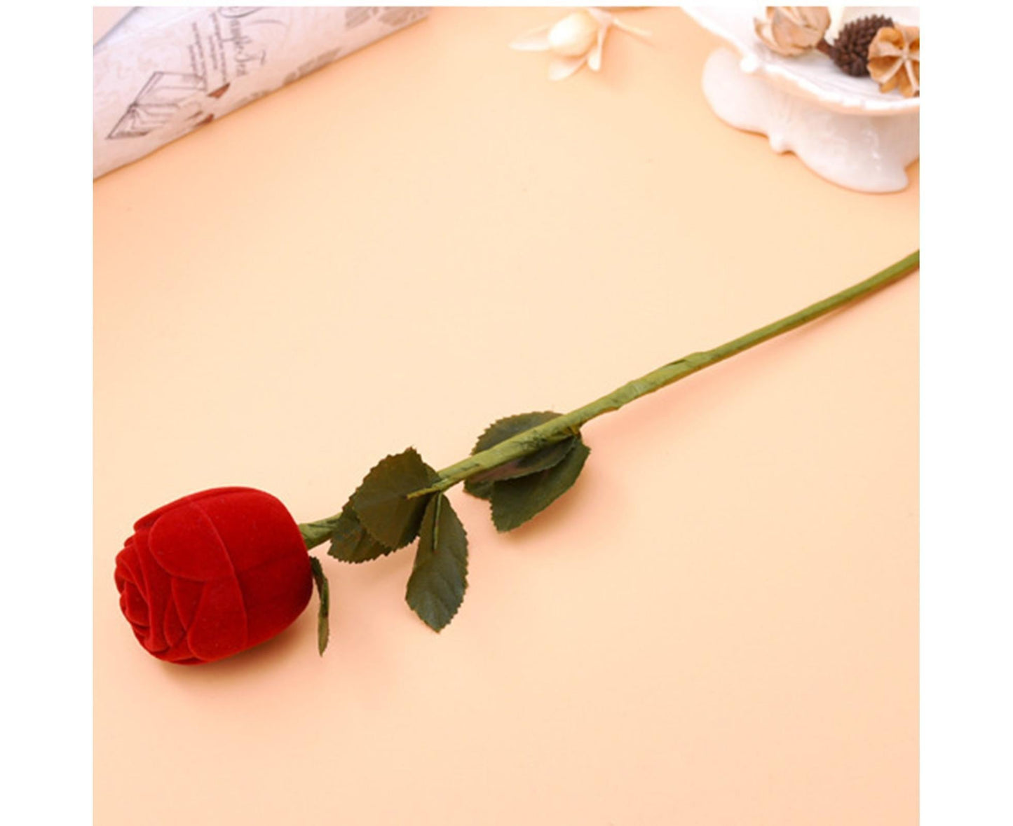 Beautiful Rose Shape Ring Box Romantic Decorative Fabric Ring Display Case Wedding Supplies - Red V1263-JX-1660