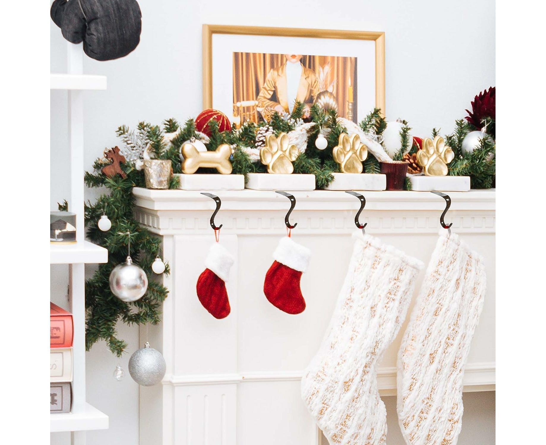 Christmas Stocking Holders Metal Fireplace Stocking Hook Garland Mantle Hook For Christmas Decoration (4 Pack) V1263-JX-1673