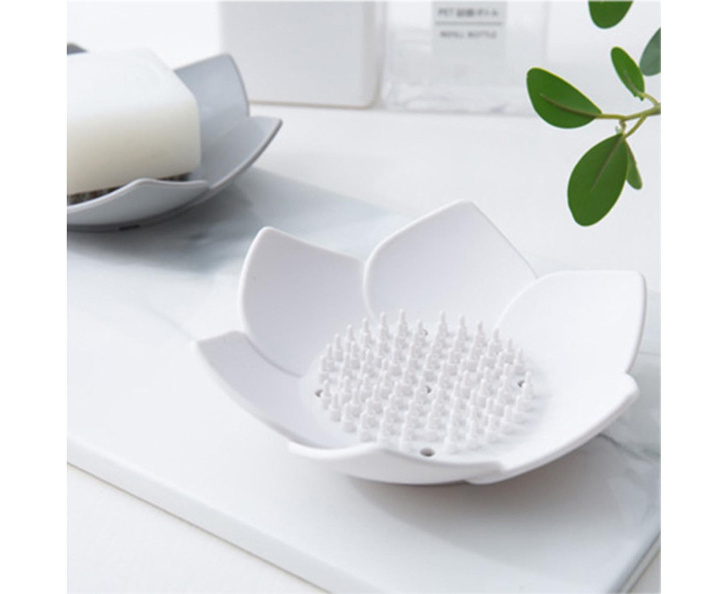 Soap Box Non-slip Lightweight Lotus Shape Box Silicone Draining Soap Dish for Home-White V1263-JX-2647