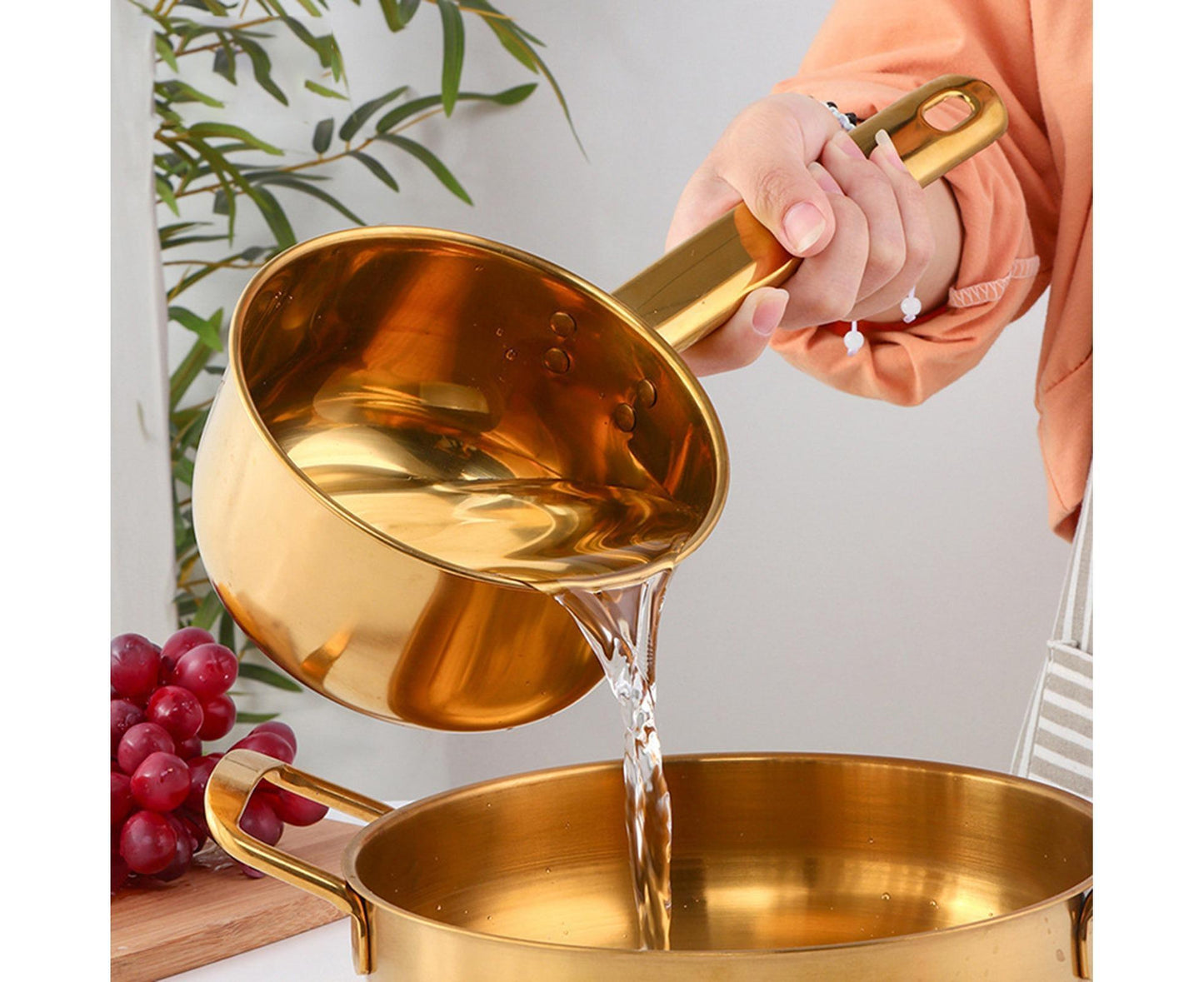 1L Water Scoop Anti-rust Stainless Steel Bathing Ladle-Golden V1263-JX-334