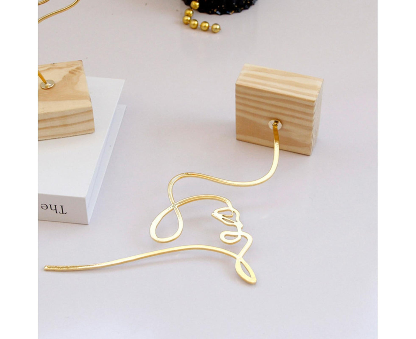 Artistic Sculpture for Home-Golden S V1263-JX-626