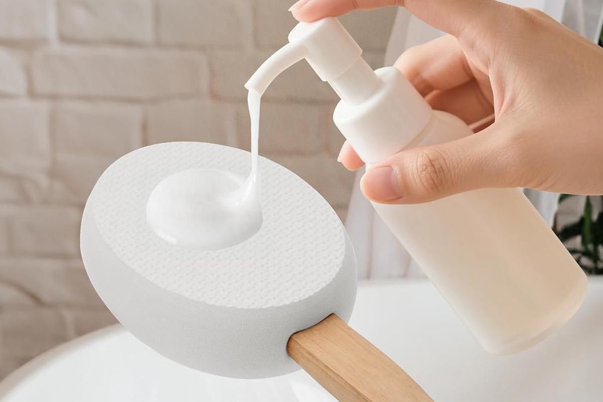 Back and Foot Lotion Applicator with 4 Replacement Pads Sunscreen Applicator Tool - White V1263-JX-6515-2