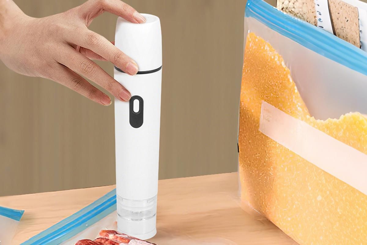 Compact Vacuum Sealer for Food Storage with 15 Reusable Vacuum Bags V1263-JX-6661
