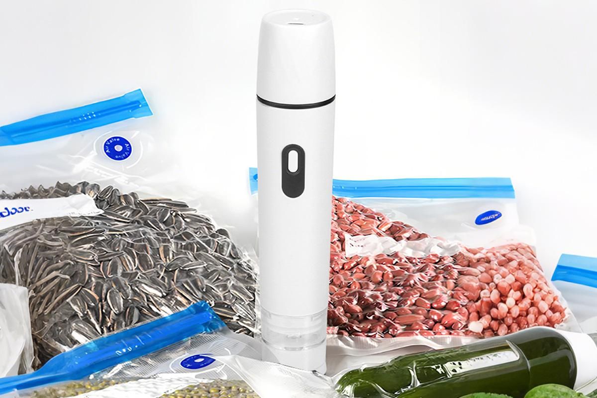 Compact Vacuum Sealer for Food Storage with 15 Reusable Vacuum Bags V1263-JX-6661
