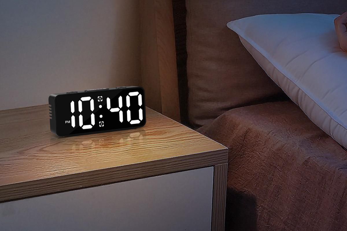 Small Digital Alarm Clock with 5 Dimmers and 5 Alarm Volumes for Bedrooms - Black V1263-JX-6724-2