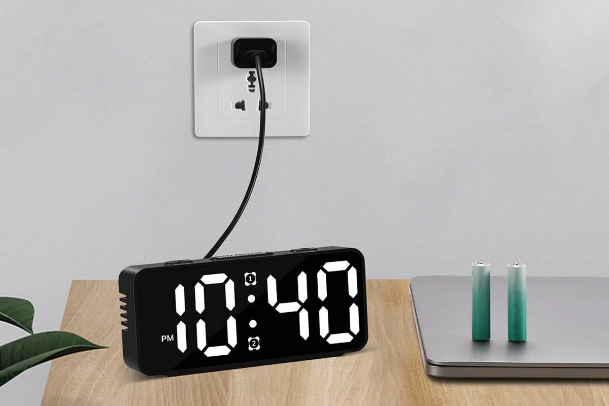Small Digital Alarm Clock with 5 Dimmers and 5 Alarm Volumes for Bedrooms - Black V1263-JX-6724-2
