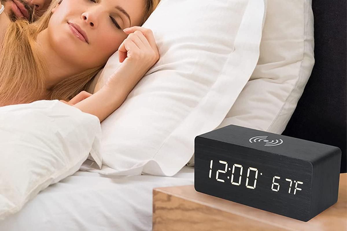 Digital Alarm Clock Wooden Table Desk Bedside LED Clock with Wireless Charger -Light Wood V1263-JX-6732-1
