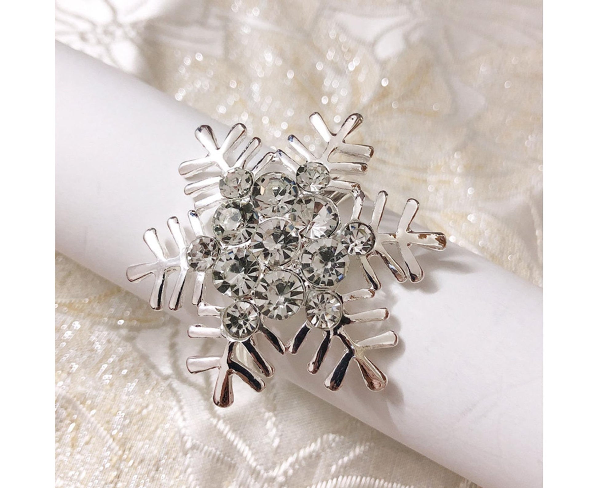 6Pcs Napkin Rings Snowflake Shape Multi-purpose Alloy Snowflake Napkin Rings Set for Gift-Silver V1263-JX-892
