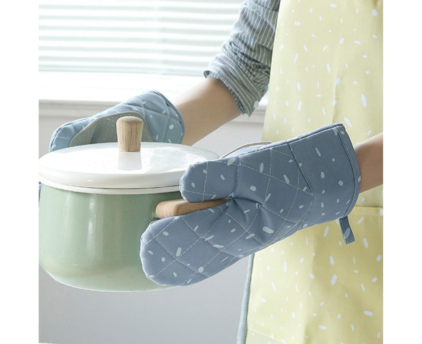 1 Pair Oven Gloves Anti-sbabies Heat Insulation Fabric Thicker Baking Mitts for Kitchen-Blue V1263-JX-901