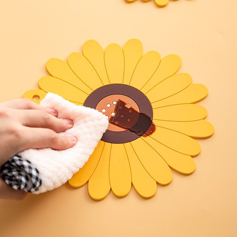 4-Pack - Sunflower-Shaped PVC Heat-Resistant Placemat, Non-Slip Trivet for Bowls, Pots & Cups - Yellow V1265-AU-234-HUANG-4