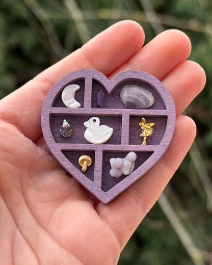Wooden display stand for mini curiosities,Heart shape V1265-YY-46